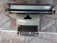 Pisaća mašina Olivetti