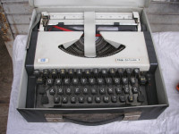 Pisaća mašina UNIS tbm de luxe sa koferom