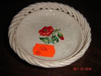 porculanski tanjurić s pletenicama iz 60 - tih