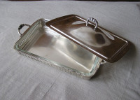 Posrebrena posuda za posluživanje sa vatrostalnim umetkom