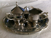 Posrebreni set za šećer i mlijeko s tacnom