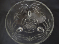 Staklena Posuda za voće / zdjela na tri nogice