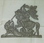 Reljefna dekoracija: sveti Juraj ubija zmaja 38 x 34 cm