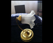 sececijska stolna lampa mesing