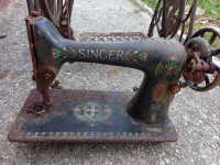 Singer, singerica stara preko 100g.