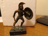 Spartak, Spartan broncana figura na zelenom mramoru