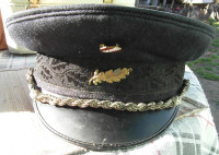 Stara austrijska šumarska kapa sa oznakama