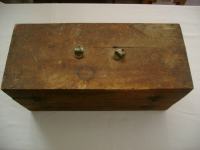 Stara drvena kutija za alat - potrebno obnoviti - za etno kuću