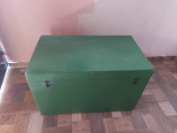 Stara drvena škrinja – vintage / rustikalni stil