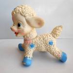 Stara igračka ovčica iz šezdesetih