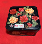 STARA KUTIJA ZA KEKSE KRAŠ