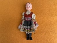 Stara lutka u narodnoj nošnji - Czechoslovakia