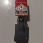 stara mala grickalica za nokte s motivom Marlboro FILTER CIGARETTES