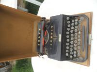 stara pisača mašina Adler--zamjene za starine