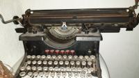 Stara pisaća mašina