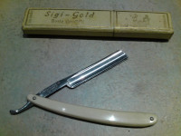 STARA SOLINGEN BRITVA U ORIGINALNOJ KUTIJI - 1