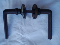 stara željezna kvaka za vrata