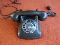 Stari bakelitni telefon - Kristian Kirks