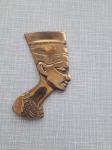 stari brončani medaljon- faraonka 10x4,5 cm