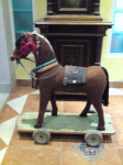 STARI KONJIĆ ZA GURANJE - NA TOČKOVE; visina: 67,0 cm.