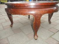 stari mali reljefni drveni stol ---zamjene za starine