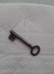 stari metalni ključ 8 cm
