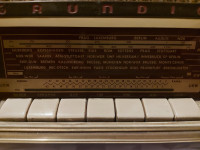 stari radio mali grundig