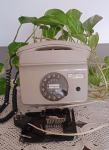 Stari  zidni telefon