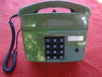Stari zeleni telefon