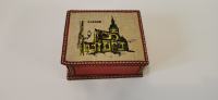 Starinska drvena kutija za nakit obučena u tkaninu sa natpisom Zagreb