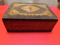 Starinska očuvana drvena kutija za nakit!
