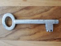 Starinski aluminijski ključ