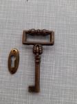 starinski ključ sa ključanicom od bronce