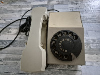 Starinski telefon