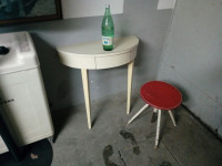 Stol - zdni , dvije noge