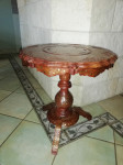 Stolić u orijentalnom stilu, intarzije, visina: 54,5 cm