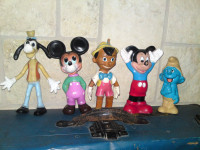 VESELA DRUŽINA - WALT DISNEY  i ŠTRUMF - BISERKA - ZAGREB - LOT 5