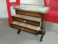 Vintage caffe stolić  na kotačima iz 1950-ih g.