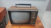 Vintage crno-bijeli prijenosni tran. tv ITT Schaub-Lore
