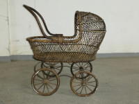 Vintage pletena dječja kolica - za lutke, visina 58 cm