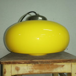 Vintage space age plafonska svjetiljka, žuta, staklo.