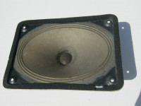 ZVUČNIK IZ LAMPAŠA EI KONCERTINO OSIJEK )