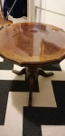 drveni stolić
