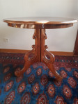 Stilski stol okrugli neobarokni u odlicnom stanju