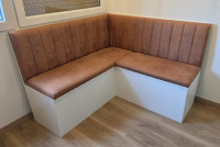 Prodajem klupu za blagavonicu, ručni rad/unikat, kao nova