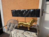 Jazavčar stolna lampa