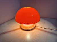 Meblo Harvey Guzzini mod.Nule stolna lampica,ispravno,19x20cm