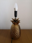 Stolna lampa u obliku ananasa