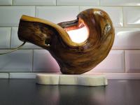 Stolna lampa,skulptura maslinovo drvo