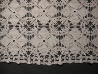 STOLNJAK RUČNI HEKLANI RAD